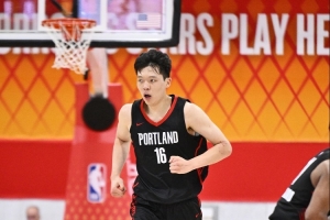 很全面!杨瀚森首节出战6分钟 2中1拿到2分3板3助