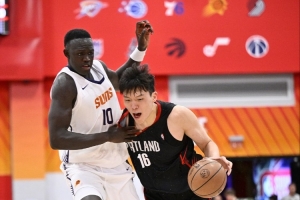 记者:杨瀚森今年夏联肉眼可见变强 说明他已适应这个级别的对抗