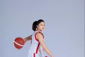 扛起进攻!李沅珊三节15中8独得20分 三分11中4