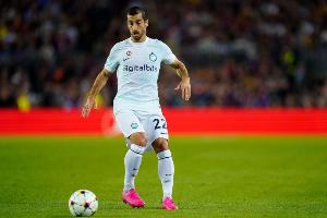 姆希塔良:权衡利弊后决定再踢一年 其他老队友离队对我并非负担