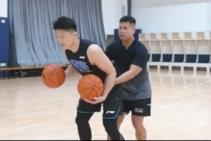 青岛男篮公开课 | L3「阻力上篮训练」