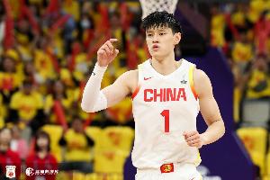 媒体人:国家队耽误了曾凡博的治疗时间 前两个月就不该招他