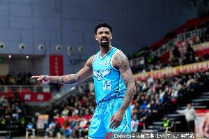 媒体人:米奇和青岛已经完成续约 韦瑟斯庞留队是他最好的选择