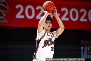 直播吧:自由球员栾利程与宁波达成2年C类合同协议