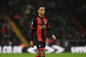 邮报:曼联有意伯恩茅斯中场泰勒·亚当斯,3500万英镑可签下球员