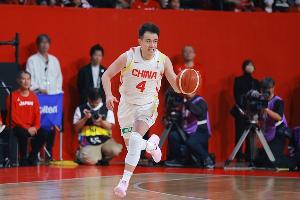 稳定发挥!赵继伟半场4投2中&三分3中1 得到5分1板3助