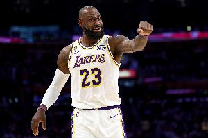 詹姆斯宣布加盟76人:还是想品尝夺冠滋味 感谢湖人&热火&骑士!
