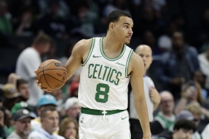 打过NBA?喀麦隆男篮通杰首节7中1仅拿3分 2025年53号秀