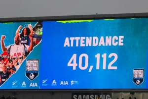 40112人!热刺-奥克兰FC的比赛创新西兰足球赛观众人数新纪录