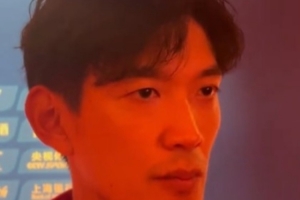 颜骏凌:德比战更多比的是心态,赛前看到名单觉得马纳法踢右边
