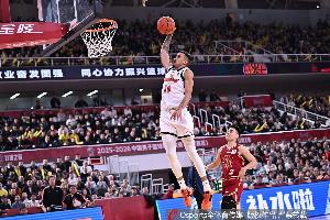 相关方面表示奎因还未决定加盟俄罗斯联赛 广东也给他提供了合同