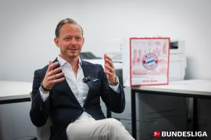 拜仁市场营销董事:邵佳一是我多年好友 发掘人才唯一依据是实力