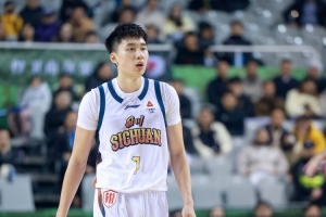 媒体人:段睿骐预计今天下午和辽宁男篮正式签约