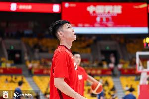 媒体人:本场明显是练兵 但外线支配球和投射不稳顽疾暴露彻底