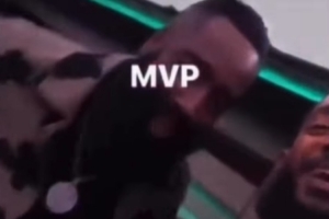 真开心!哈登更新社媒晒出18年夺得MVP奖杯后 与友人的庆祝视频