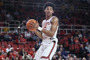 NBA落选秀重获NCAA参赛资格 名记不满:那詹姆斯也能打!