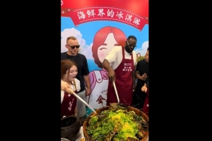 追梦:我去过中国十多次了 体验不同城市的美食和文化感觉很奇妙