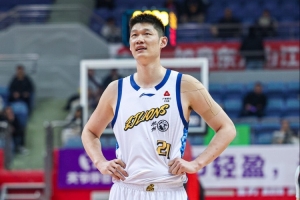 东体:上海休赛期都在围绕胡金秋进行交易谈判 但可能性越来越低
