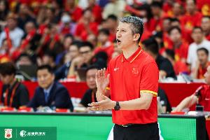 媒体人:下半场得让轮转更固定一些 得势不得分可不是什么好预兆
