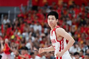 手感一般频造杀伤!朱俊龙4中1拿到7分2篮板 罚球6中5
