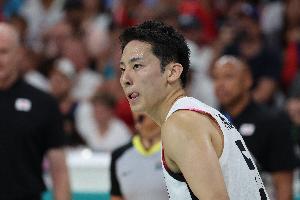划划水就行!河村勇辉半场仅打8分钟1中0未得分 送3助1断