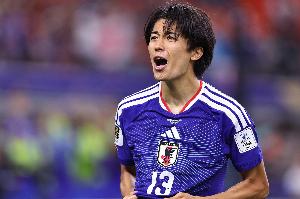 记者:里昂将引进日本国脚中村敬斗,以接替马利克·福法纳