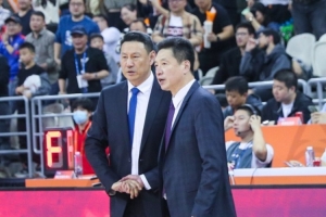 京媒:李楠着力提速追求跑轰打法&首钢夏联主要考察轮换球员