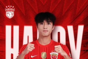 今天是海港足球俱乐部一线队球员温钧翔生日,让我们祝他生日快乐