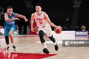 替补表现机会不多!胡明轩3中1仅拿3分1板1助