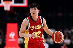 又帅又能打!李悦洲小组赛场均12.7分3.7板3助 命中率高达60.9%