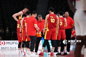媒体人:中国男篮锋线告急 有多名队员受伤 也有队员无法出战比赛
