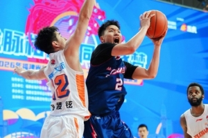 媒体人:石奎同心杯首战表现不佳后两场回暖 新秀得学会面对起伏