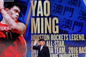 都很熟悉!火箭晒姚明&塔克&斯科拉&林书豪参加中国赛活动照片
