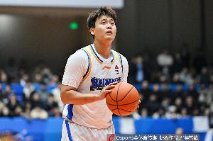 状态出色可惜崴脚伤退!赵睿替补10分钟5中4高效拿下8分2助攻