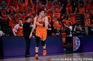 正负值+19最高!张镇麟10中6贡献15分3助 三分2中1