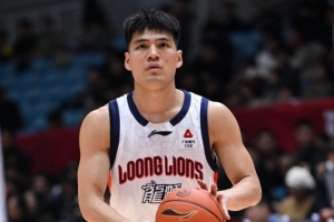 三分6中5!媒体人:今年休赛期 陈国豪花了不少时间在训练投篮上